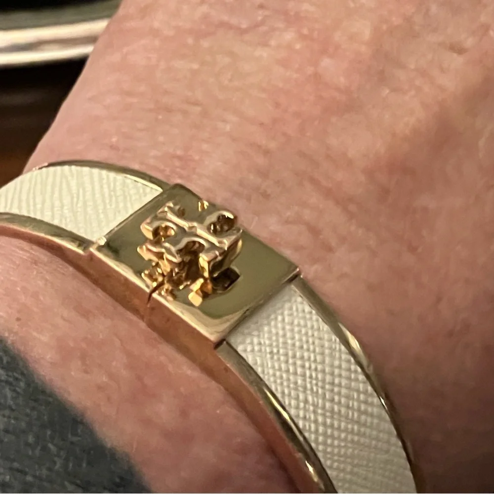 Tory Burch- White Leather Inlay Hinged Bracelet in Gold. EUC
